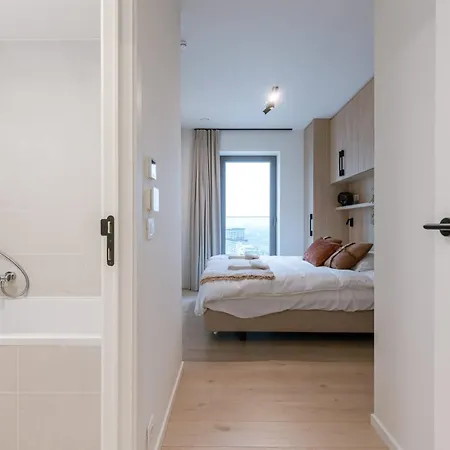 Luxury 4-guest Balcony And Free Parking Holiday home Ostend