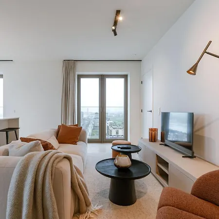 Luxury 4-guest Balcony And Free Parking