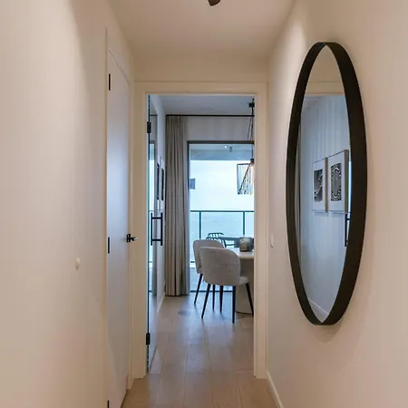 Luxury 4-guest Balcony And Free Parking Holiday home Ostend