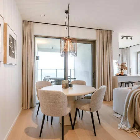 Luxury 4-guest Balcony And Free Parking オステンド